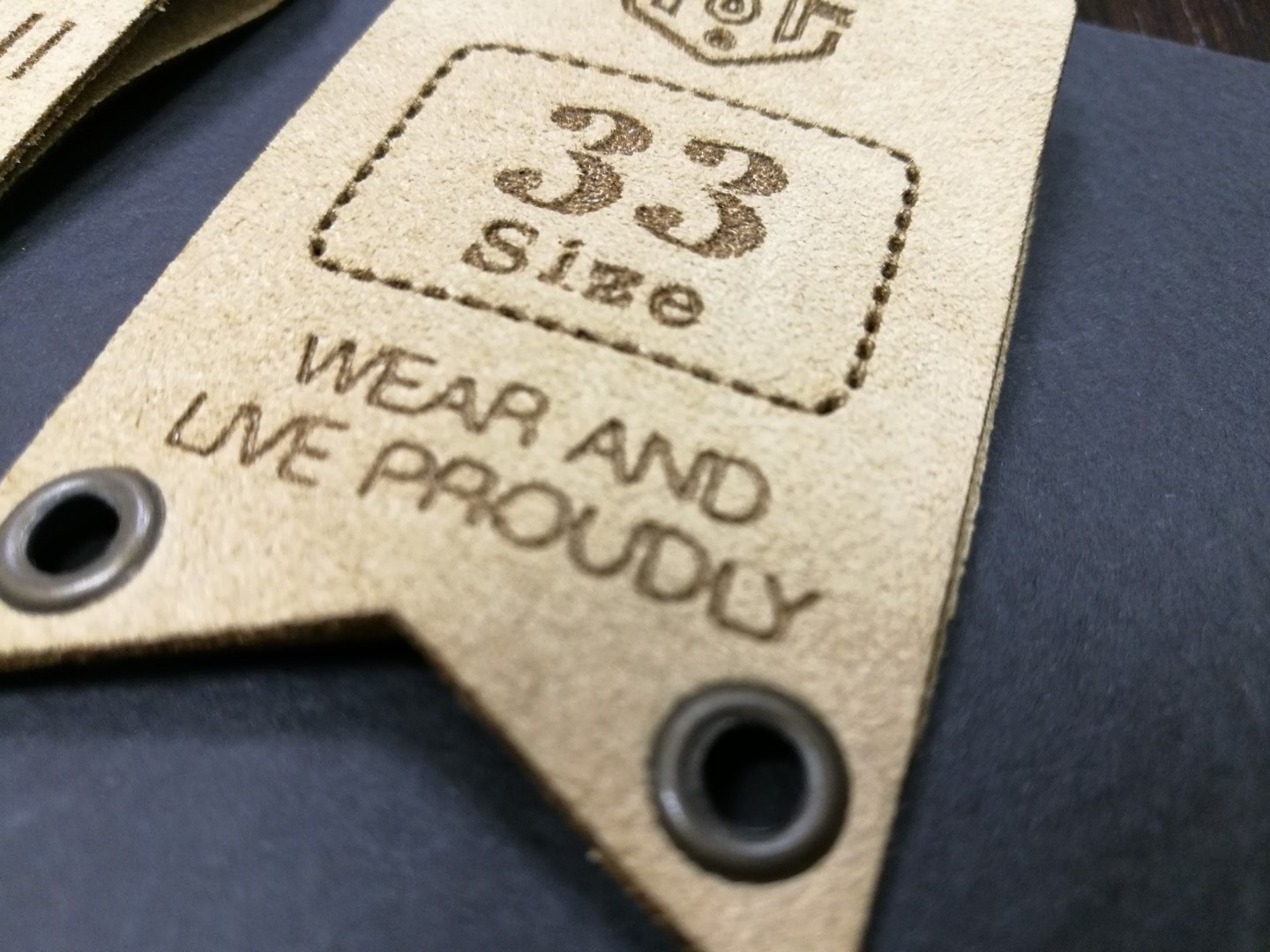40 Etichette In Ecopelle Goffrata Fai Da Te – Quadrate, Da Cucire, Per Personalizzare Jeans, Borse, Cappelli E Accessori