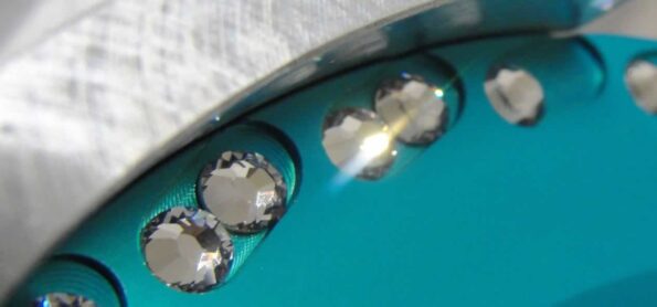 Applicazione di Strass Swarovski con la tecnica degli ultrasuoni