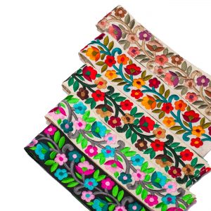 Nastri ricamati fantasie floreali. 15 colori e taglio laser