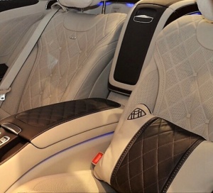 interni auto di lusso ricamati e forati