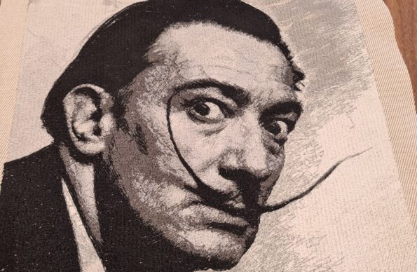 Immagine Salvator Dalì ricamata con tecnica pittura Silk Shading
