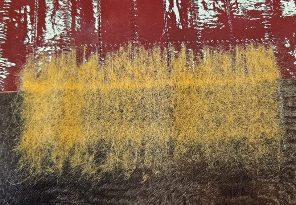 Agugliatura per unire due tipologie di pelle