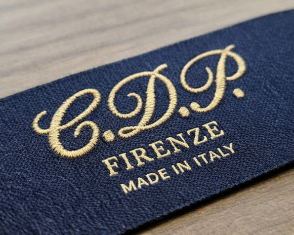 Ricamo lettering customizzato